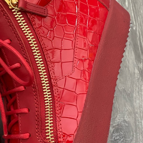 Embossed Sneakers NO BOX DUSTBAG YES - NO INSERTS - Picture 12 of 13